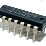 74HC132 Quad 2-Input Schmitt Trigger IC