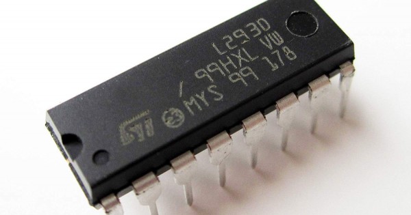 L293D Motor Driver IC